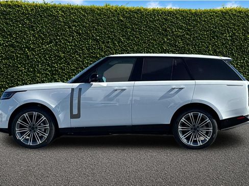 New 2026 Land Rover Range Rover SE AWD/4WD image 3