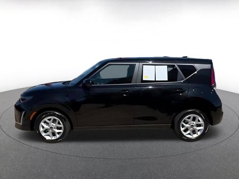 Used 2025 Kia Soul LX w/ LX Technology Package image 7