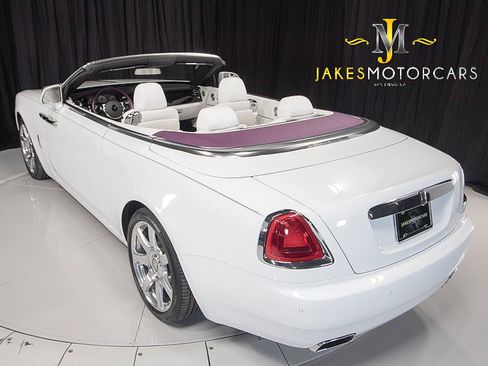 Used 2017 Rolls-Royce Dawn image 7