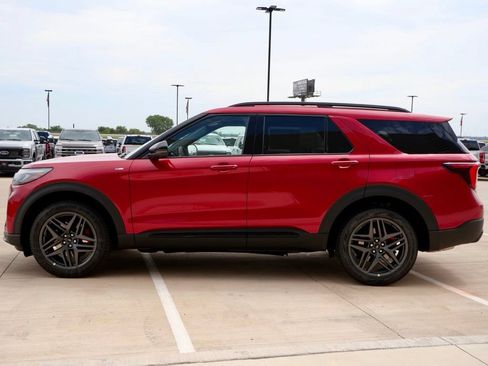 New 2026 Ford Explorer ST-Line w/ ST-Line Street Pack AWD/4WD image 3