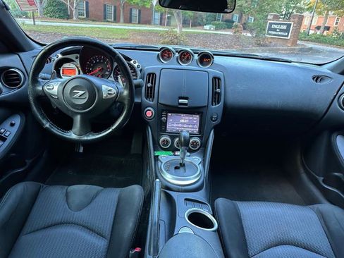 Used 2009 Nissan 370Z Coupe w/ Sport Pkg image 29