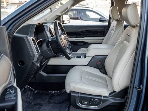 Used 2018 Ford Expedition Platinum RWD image 13