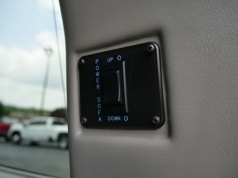 Used 2014 Chevrolet Express 1500 RWD image 33