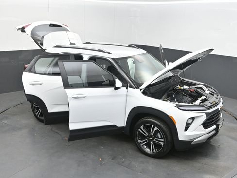 Used 2024 Chevrolet TrailBlazer LT w/ Convenience Package AWD/4WD image 40