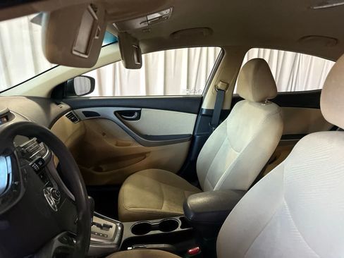 Used 2013 Hyundai Elantra GLS w/ Preferred Pkg FWD image 10