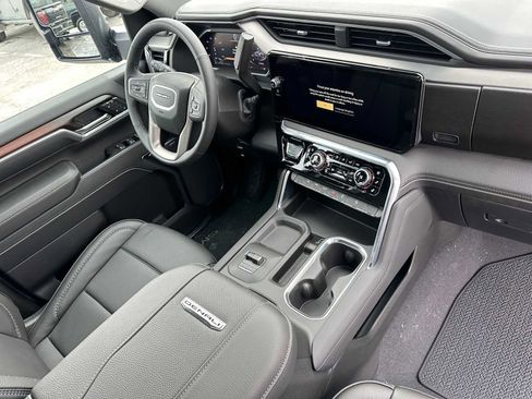 New 2026 GMC Sierra 2500 Denali w/ Technology Package AWD/4WD image 11