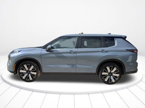 New 2026 Mitsubishi Outlander SE image 7