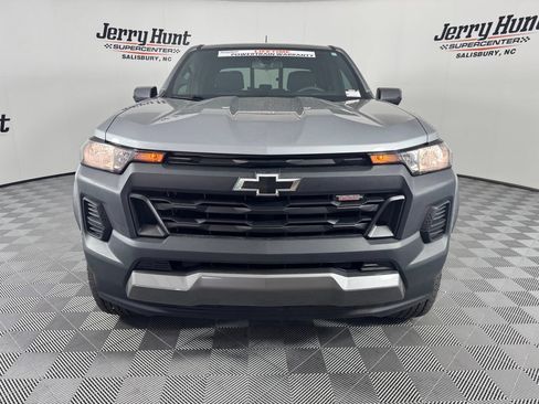 Used 2025 Chevrolet Colorado Trail Boss AWD/4WD image 4