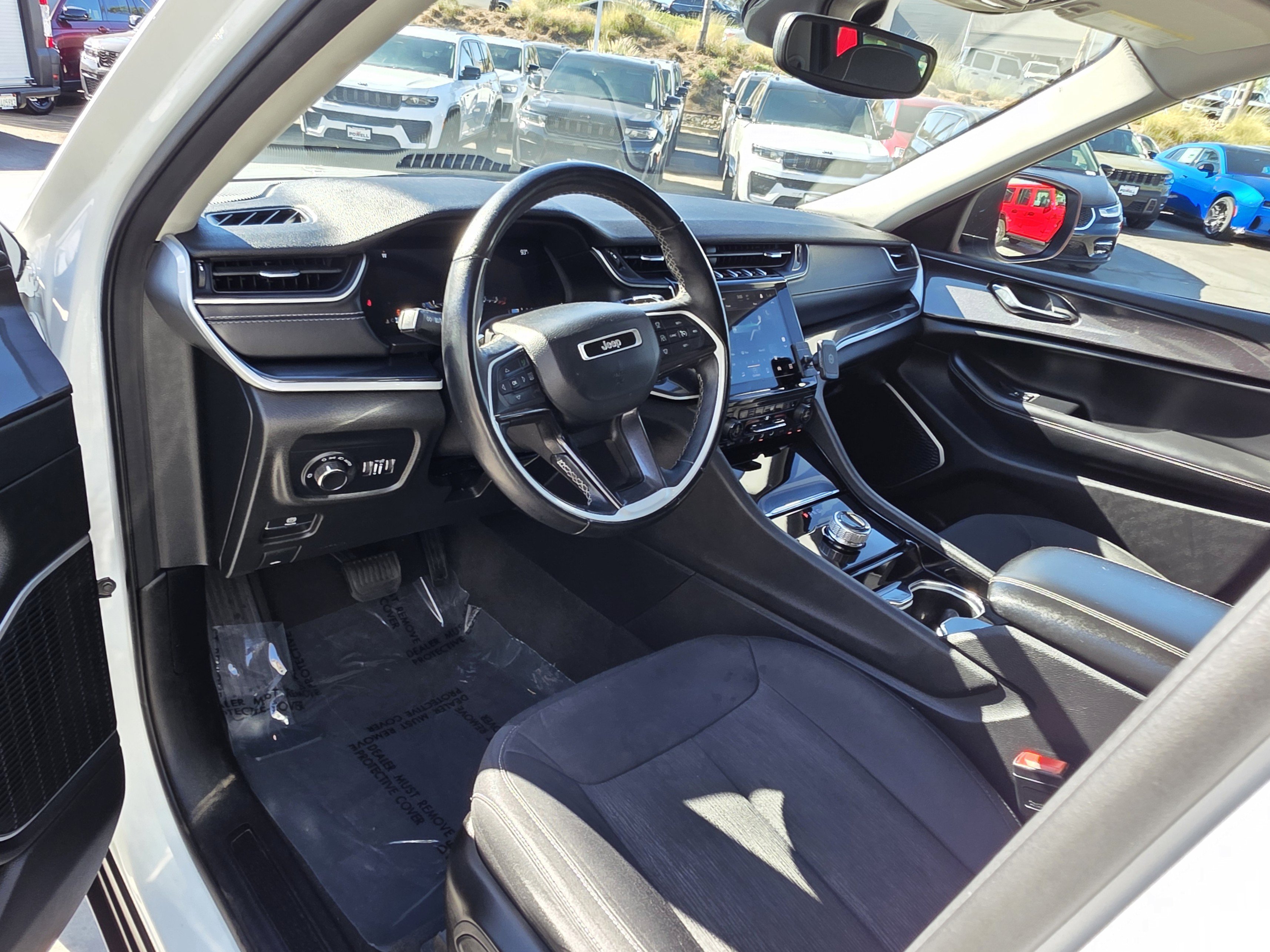 Used 2022 Jeep Grand Cherokee L Laredo RWD image 9