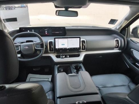 Used 2025 Ford Expedition Active RWD image 26