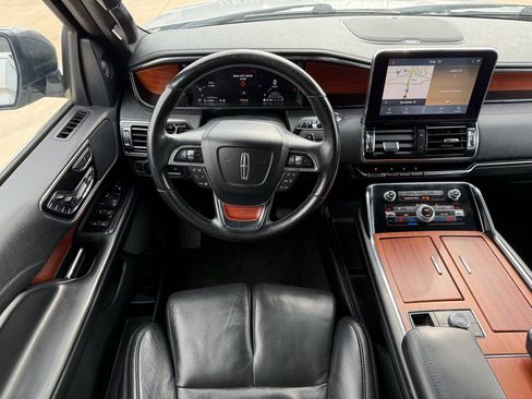 Used 2020 Lincoln Navigator Reserve image 14