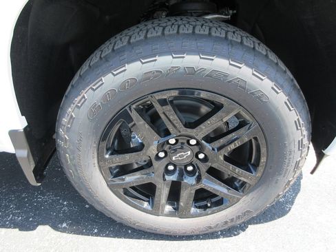 New 2026 Chevrolet Silverado 1500 Custom w/ Turbomax Blackout Package AWD/4WD image 9