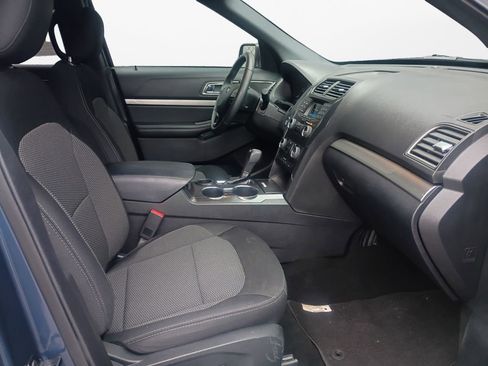 Used 2019 Ford Explorer XLT image 24