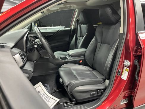Certified 2024 Subaru Outback Limited AWD/4WD image 12