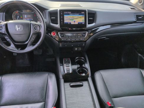 Used 2018 Honda Pilot Touring image 15
