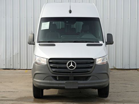 Used 2024 Mercedes-Benz Sprinter 2500 image 40