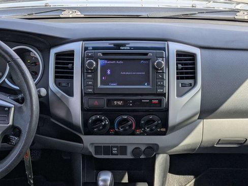 Used 2013 Toyota Tacoma PreRunner w/ SR5 Pkg RWD image 16
