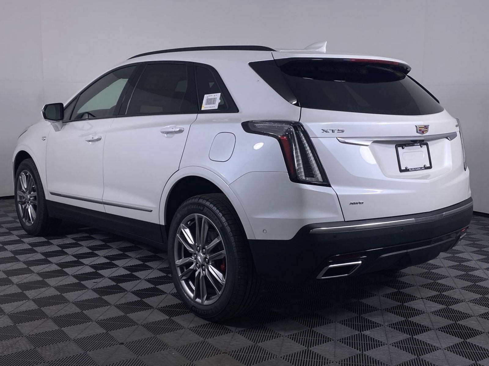 New 2026 Cadillac XT5 Sportv w/ LPO, Floor Liner Package AWD/4WD image 20