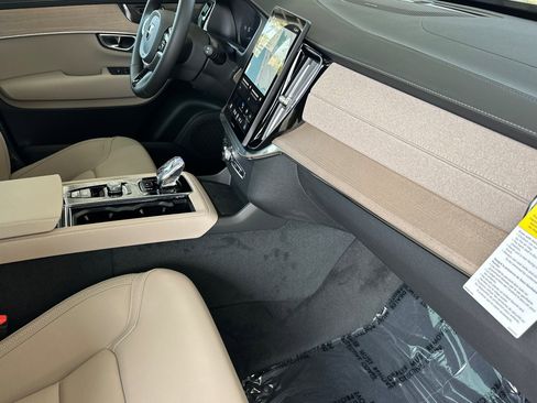 New 2026 Volvo XC90 B6 Plus image 14