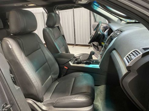 Used 2014 Ford Explorer XLT w/ Equipment Group 202A image 14