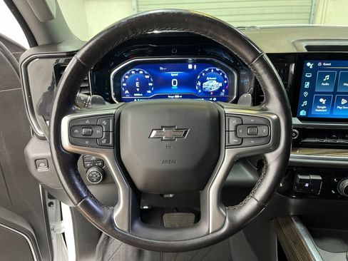 Used 2022 Chevrolet Silverado 1500 RST w/ Convenience Package II AWD/4WD image 18