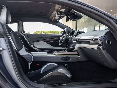 Used 2025 Aston Martin Vanquish image 59