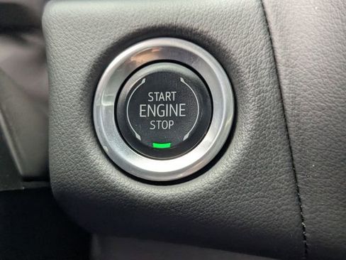 Used 2024 GMC Yukon XL SLT RWD image 27