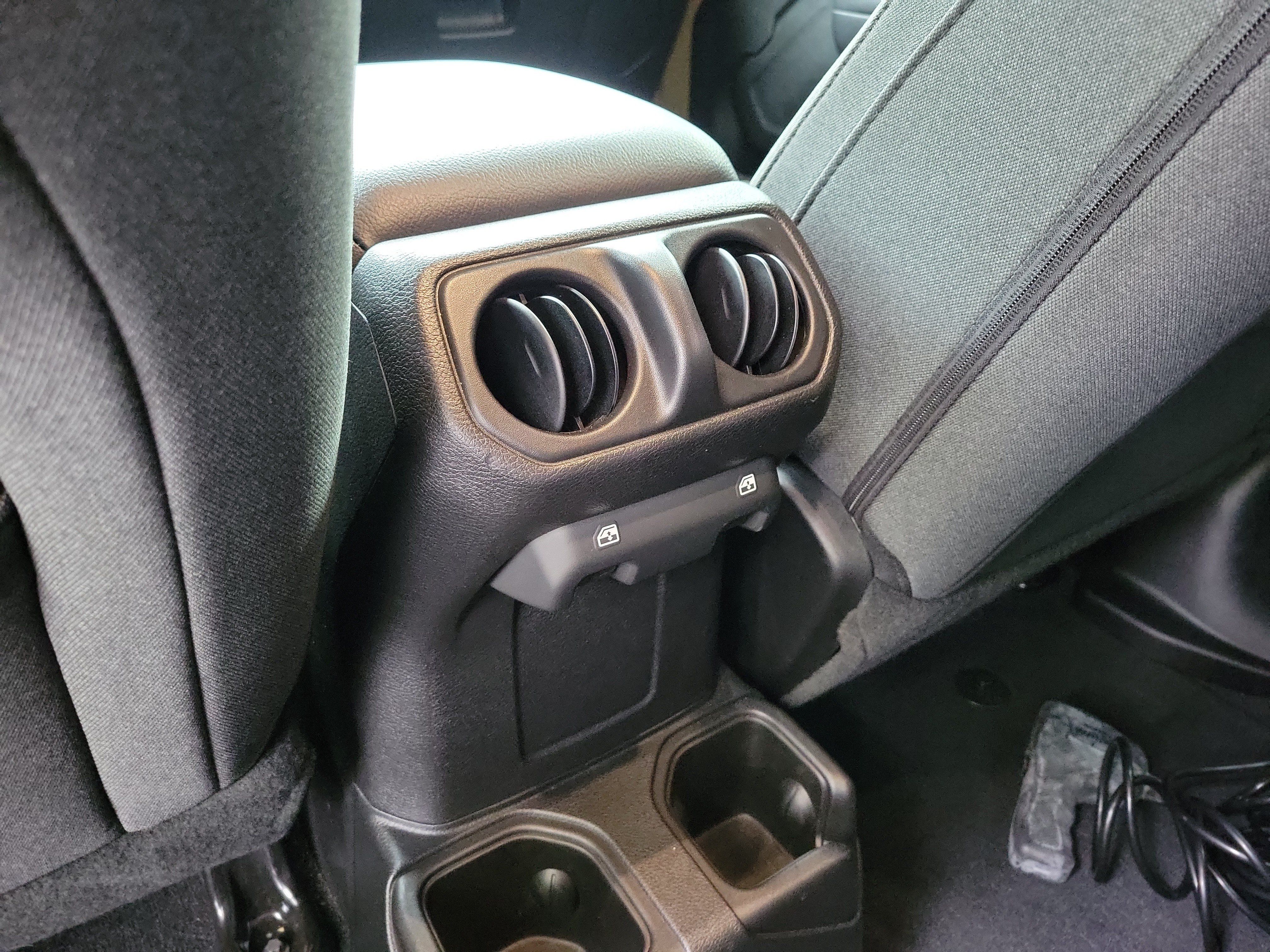 Used 2025 Jeep Gladiator Sport AWD/4WD image 14