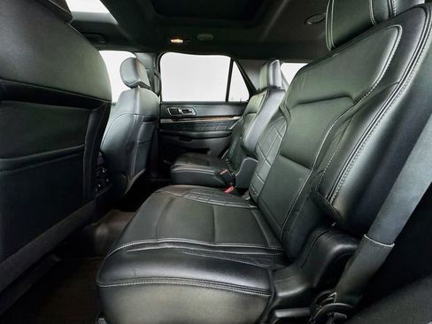 Used 2016 Ford Explorer Platinum AWD/4WD image 30