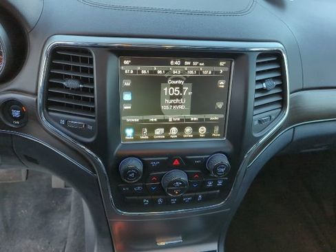 Used 2017 Jeep Grand Cherokee Overland image 8