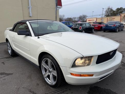 Used 2006 Ford Mustang Premium image 18