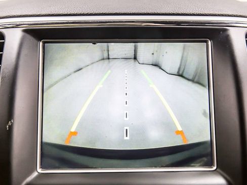 Used 2018 Jeep Grand Cherokee Altitude RWD image 17