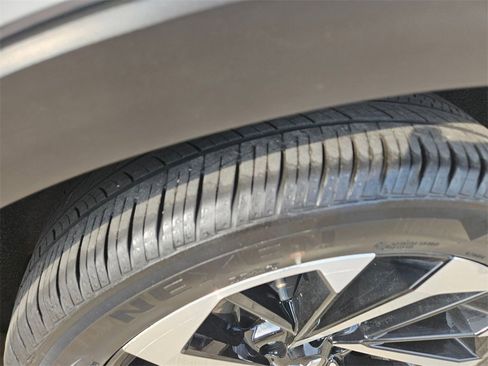 Used 2024 Mitsubishi Outlander SEL image 29