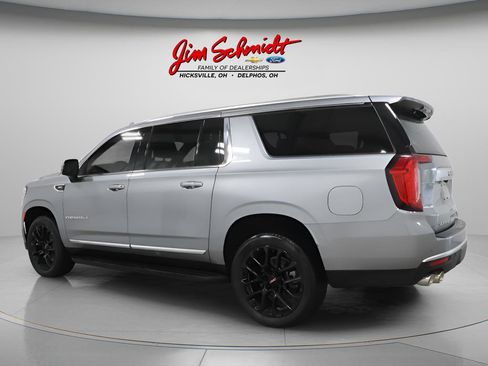 Used 2024 GMC Yukon XL Denali image 4