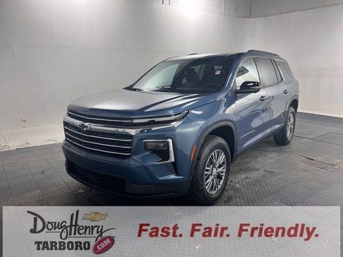 New 2026 Chevrolet Traverse LT w/ Driver Confidence Package FWD image 1