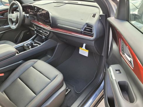 New 2026 Chevrolet Traverse Z71 w/ Enhanced Driving Package AWD/4WD image 6