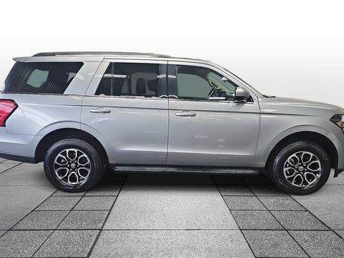 Used 2024 Ford Expedition XLT image 4