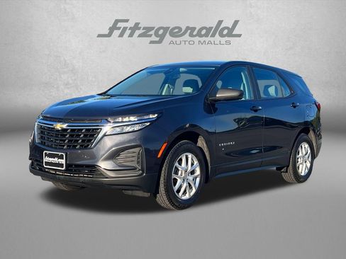 Used 2022 Chevrolet Equinox LS AWD/4WD image 2