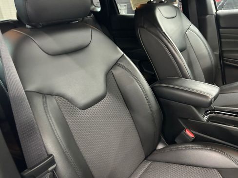 Used 2022 Jeep Compass Altitude w/ Convenience Group image 19