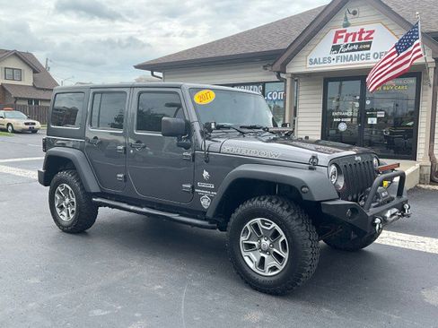 Used 2017 Jeep Wrangler Unlimited Sport w/ Connectivity Group AWD/4WD image 29
