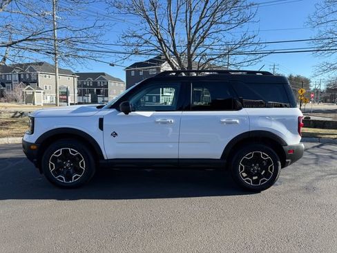 Used 2025 Ford Bronco Sport Outer Banks w/ Outer Banks Tech Package+ image 2