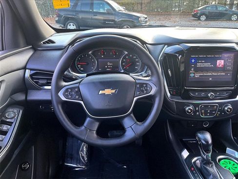 Certified 2022 Chevrolet Traverse LT image 9