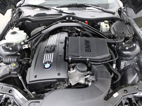 Used 2016 BMW Z4 sDrive35i RWD image 11