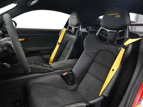 Certified 2025 Porsche 718 Cayman GT4 RS RWD image 5