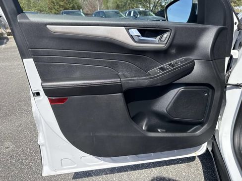 Used 2022 Ford Escape SEL image 22