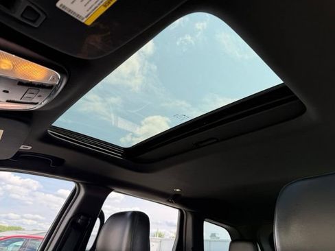 Used 2017 Jeep Grand Cherokee Limited AWD/4WD image 21