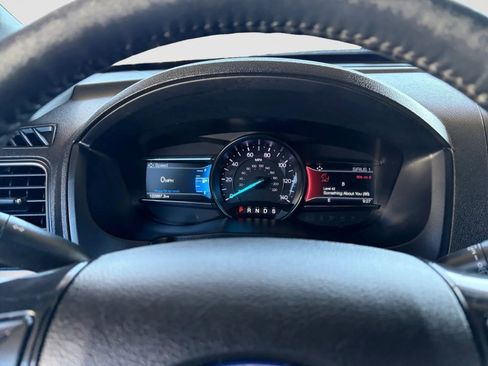 Used 2018 Ford Explorer XLT w/ Equipment Group 202A image 29