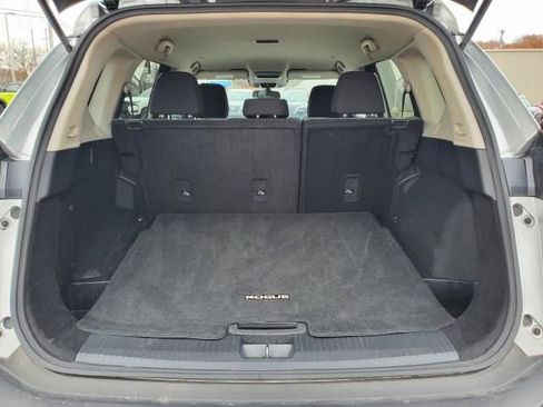 Used 2023 Nissan Rogue SV image 19