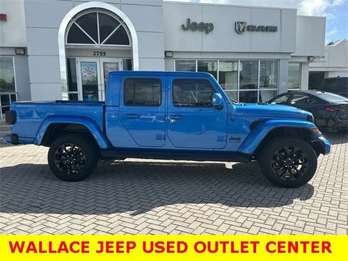 Used 2023 Jeep Gladiator Overland image 5