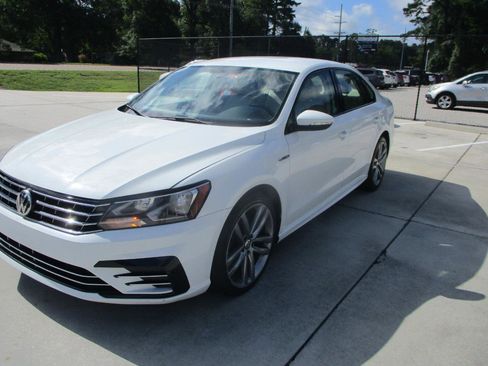 Used 2018 Volkswagen Passat 2.0T R-Line FWD image 7